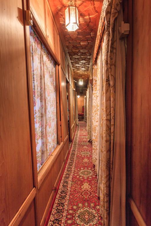 House Boat Hardy Palace Srinagar  Exterior photo